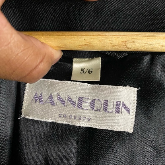 Mannequin Vintage Women's Black 100% Wool Double Breasted Trench Coat - Picture 7 of 12